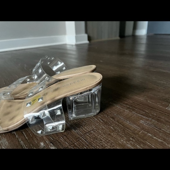 Steven Madden clear sandal 2 inch heel - Picture 3 of 7